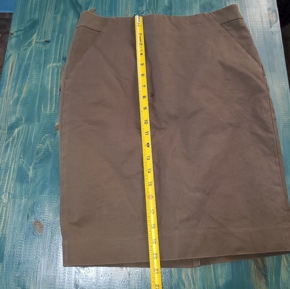 Olive green The Limited pencil skirt size 4 EUC - Picture 10 of 11